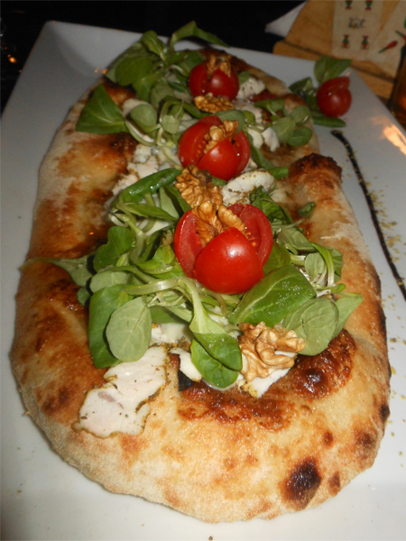 Pizza preparata da Giuseppe D'Angelo presso la pizzeria Il Baro di Palermo