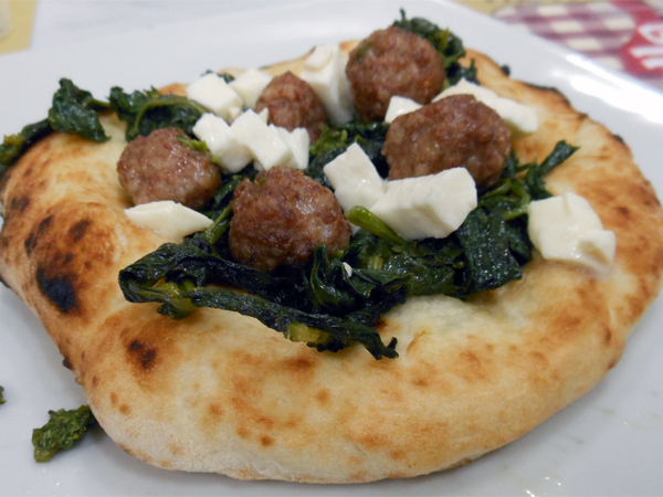 Prove di Pizzarelle con Vincenzo Esposito presso la Pizzeria Carmnella di Napoli