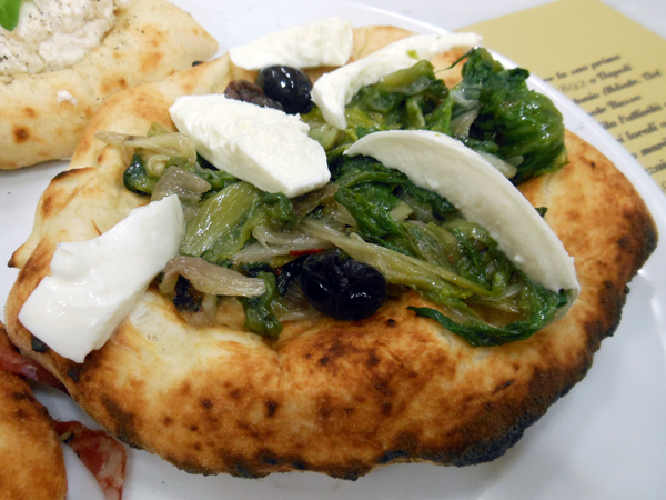 Prove di Pizzarelle con Vincenzo Esposito presso la Pizzeria Carmnella di Napoli