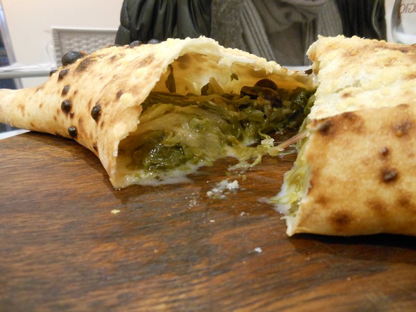 Ripieno preparato da Ciro Coccia presso la Pizzeria La Dea Bendata di Pozzuoli (NA)