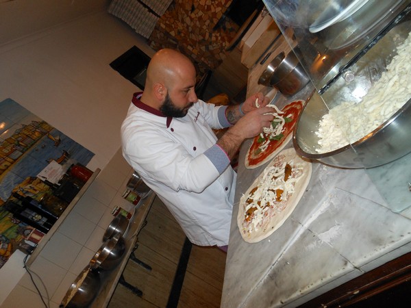 Luca Castellano della Pizzeria Pizzazz di Napoli