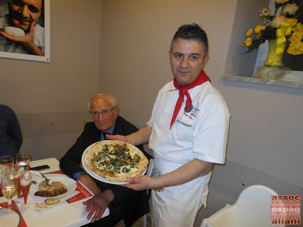 Vincenzo di Fiore presso la Pizzeria Bella Napoli di Acerra (NA)