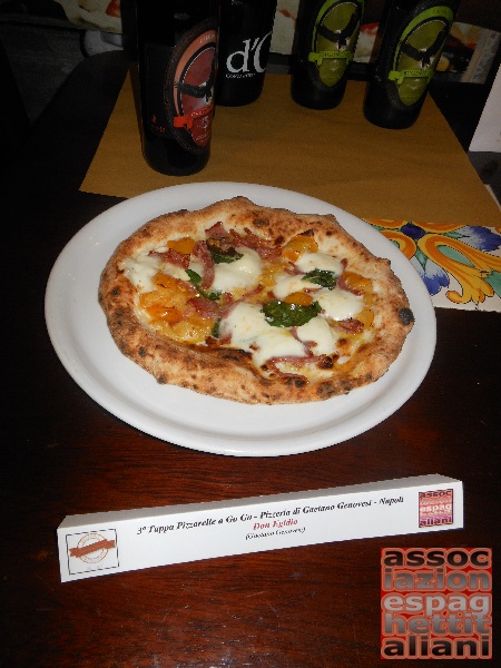 Pizzerella preparata da Gaetano Genovesi presso la Pizzeria di Gaetano Genovesi di Napoli