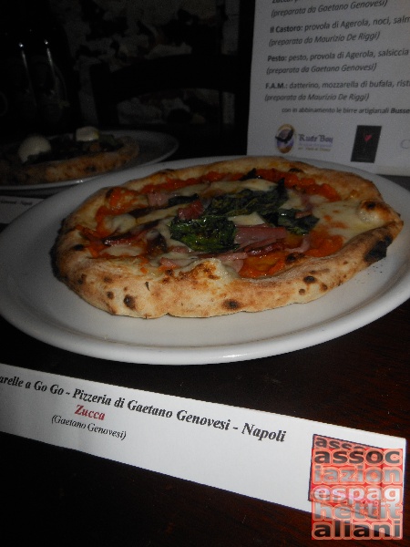 Pizzerella preparata da Gaetano Genovesi presso la Pizzeria di Gaetano Genovesi di Napoli