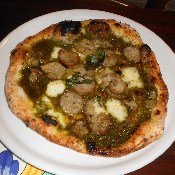 Pizzerella preparata da Gaetano Genovesi presso la Pizzeria di Gaetano Genovesi di Napoli