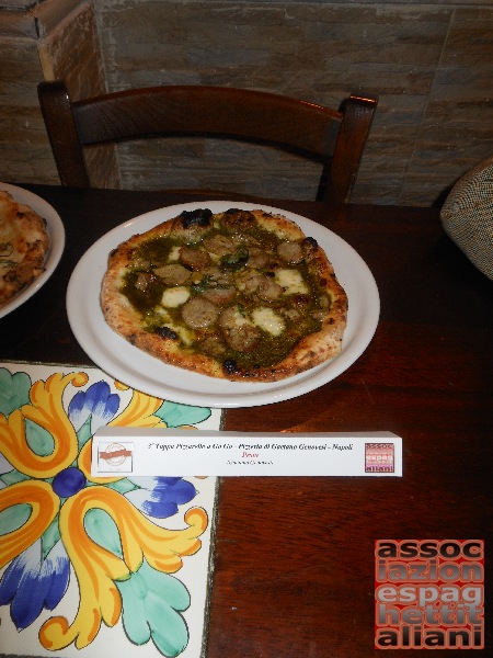 Pizzerella preparata da Gaetano Genovesi presso la Pizzeria di Gaetano Genovesi di Napoli