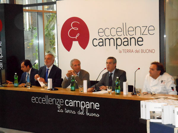 Convegno ad Eccellenze Campane dedicato all'utilizzo dell'acqua di mare in campo alimentare con preparazione di Pizze da parte di Guglielmo Vuolo