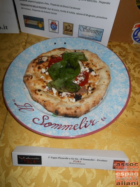 Pizza preparata da Antonio Iacone e condita da Bruno Carotenuto presso la Pizzeria Il Sommelier Ercolano (NA)