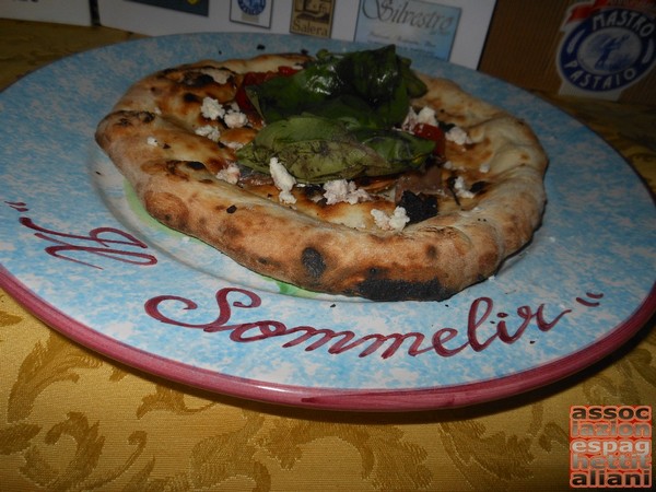 Pizza preparata da Antonio Iacone e condita da Bruno Carotenuto presso la Pizzeria Il Sommelier Ercolano (NA)