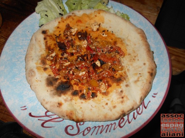 Pizza preparata da Antonio Iacone e condita da Bruno Carotenuto presso la Pizzeria Il Sommelier Ercolano (NA)