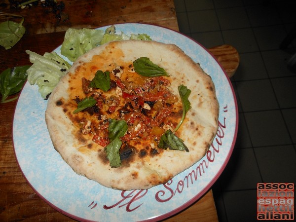 Pizza preparata da Antonio Iacone e condita da Bruno Carotenuto presso la Pizzeria Il Sommelier Ercolano (NA)