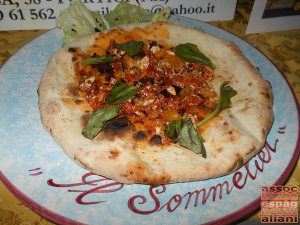 Pizza preparata da Antonio Iacone e condita da Bruno Carotenuto presso la Pizzeria Il Sommelier Ercolano (NA)