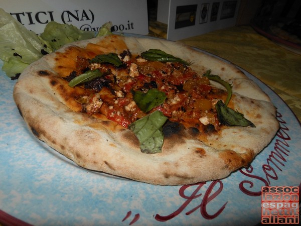 Pizza preparata da Antonio Iacone e condita da Bruno Carotenuto presso la Pizzeria Il Sommelier Ercolano (NA)