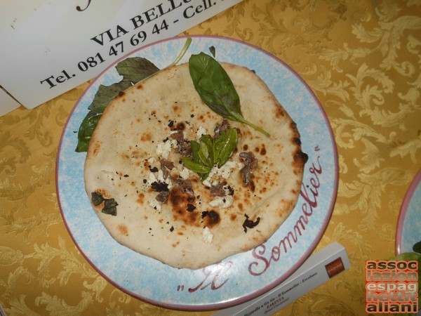 Pizza preparata da Antonio Iacone e condita da Bruno Carotenuto presso la Pizzeria Il Sommelier Ercolano (NA)