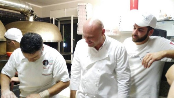 Vincenzo Di Fiore e Stefano Bartolucci presso la Pizzeria Bella Napoli di Acerra (NA)