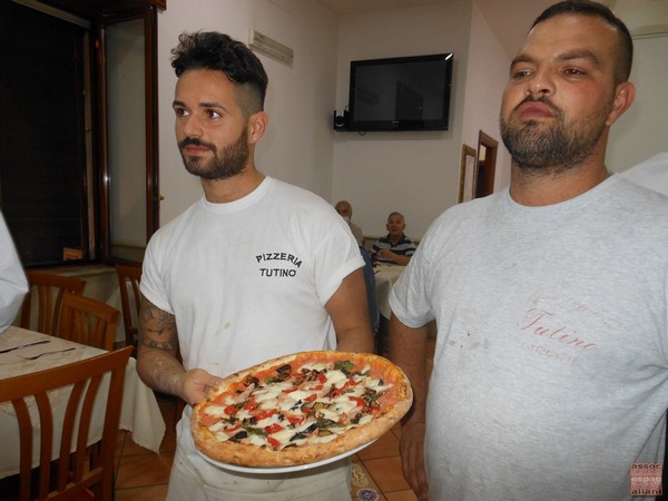 Carmine Anzaloni e Alessandro Tutino presso la Pizzeria Tutino di Napoli