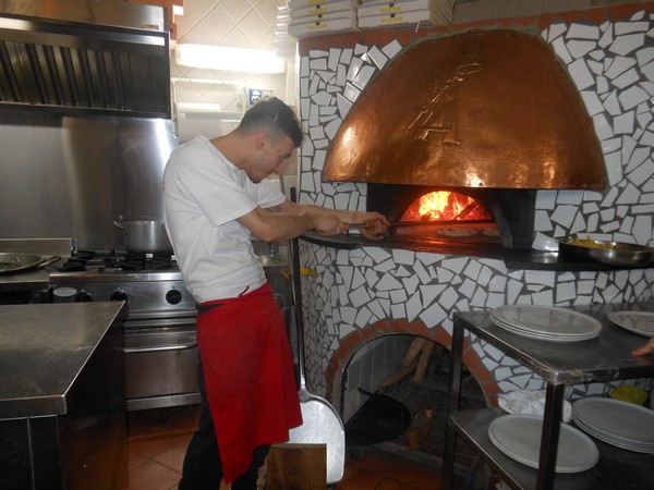 Il forno della Pizzeria Lazzari Felici di San Giorgio a Cremano (NA)