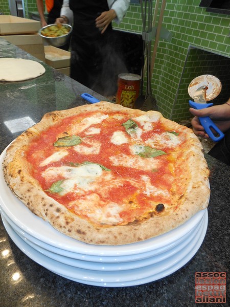 Conferenza stampa di presentazione di Colorito a Caserta - pizza margherita