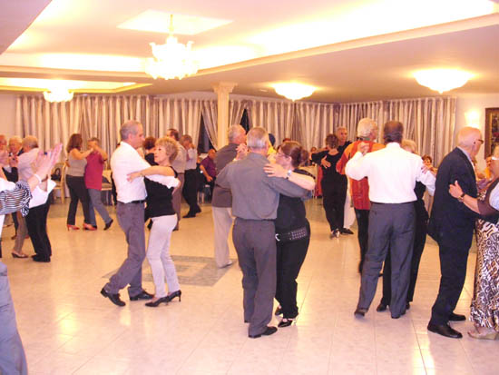 Foto Balli Di Coppia Sabato Cena Con Ballo A Villagreen Via Montedoro 78 Torre Del Greco Scuola Di Ballo Tuttifrutti Dance