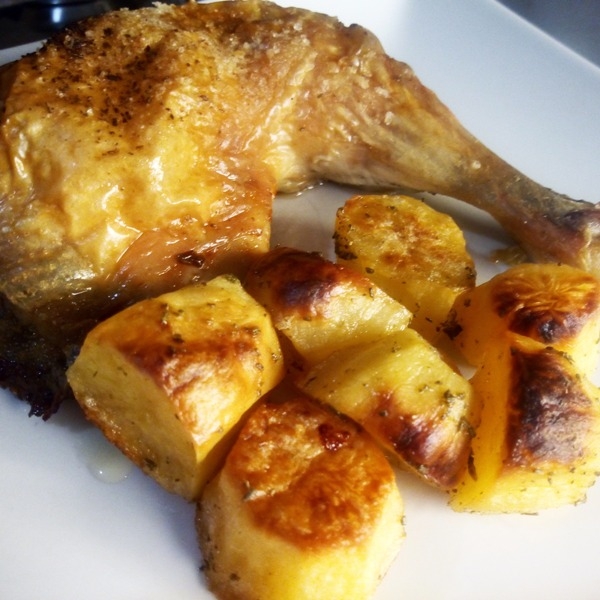 Cosciotto di pollo al forno con patate