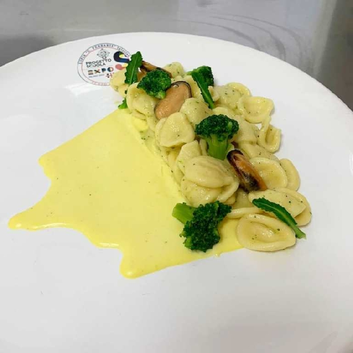 -Orecchiette broccoli e cozze con crema di formaggio allo zafferano