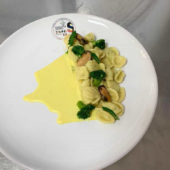 -Orecchiette broccoli e cozze con crema di formaggio allo zafferano