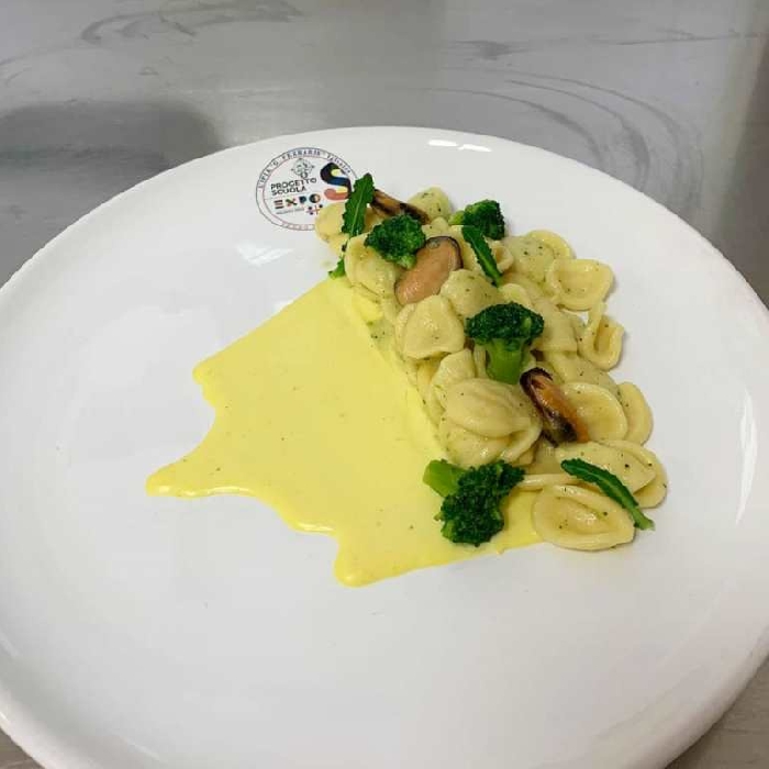 -Orecchiette broccoli e cozze con crema di formaggio allo zafferano