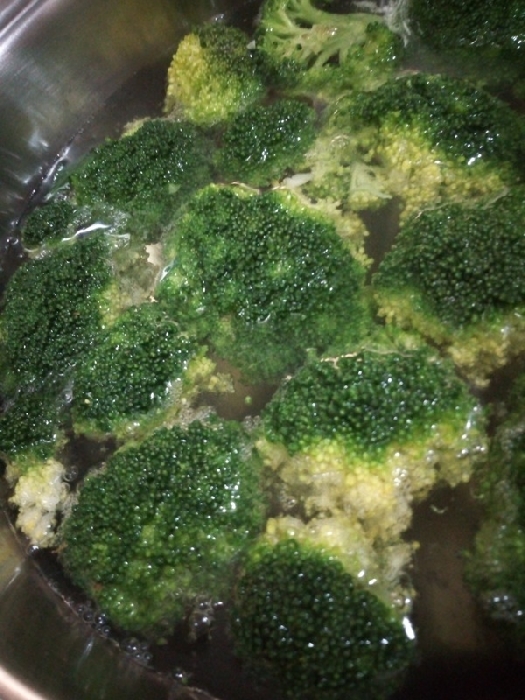 -Orecchiette con coulis di broccoli e salsiccia sarda 