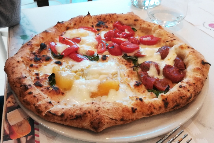 Pizza a domicilio: Con Eccellenze Campane e Verace Sudd specialità napoletana a prova di consegna Delivery