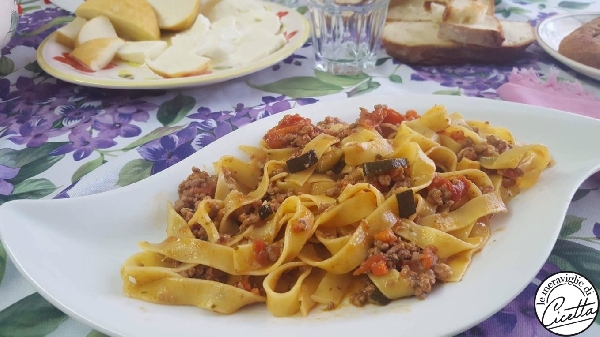 La Ricetta del giorno 14/03/2018  inserita su spaghettitaliani.com da Annamaria Ieva: Fettuccine contadine