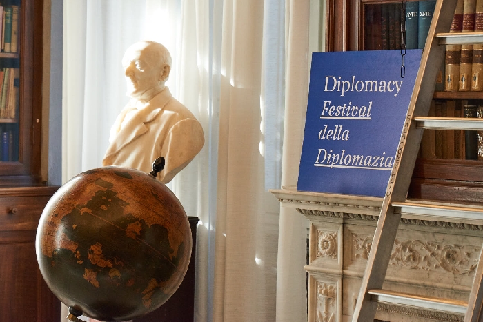 -foto festival diplomacy X