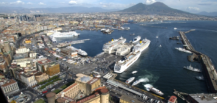 -porto di Napoli veduta