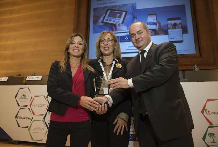 -premio innovazione confcommercio con il vice ministro Galli