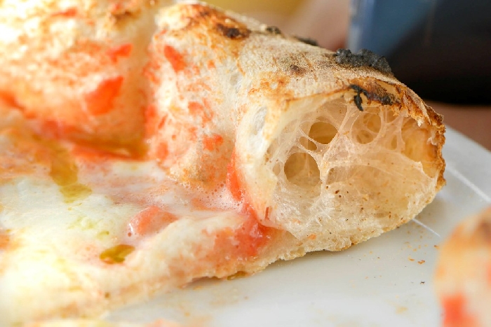 Dettaglio pizza Croccia - credit C. Cavaliere lgt