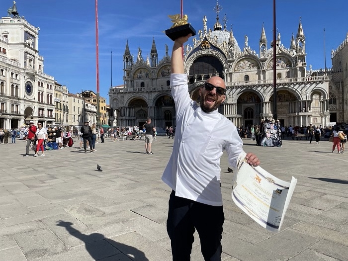 Gran Premio Internazionale di Venezia 2021: al campano Emilio Il Pasticciere va il Leone d'oro per meriti professionali


