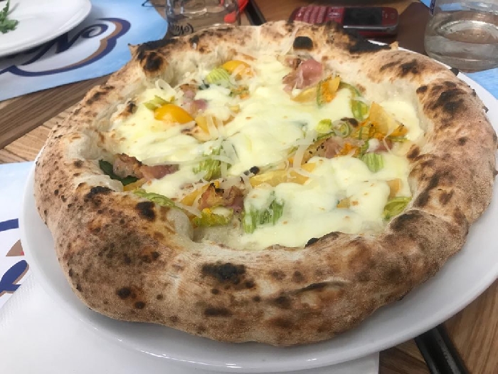 Inaugurazione Pizzeria Nuvola - Le Pizze - inviata da Teresa Lucianelli