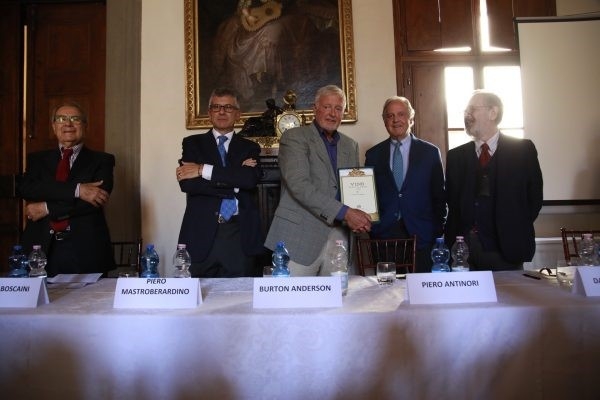 L'Istituto Grandi Marchi premia a Firenze il giornalista americano Burton Anderson
