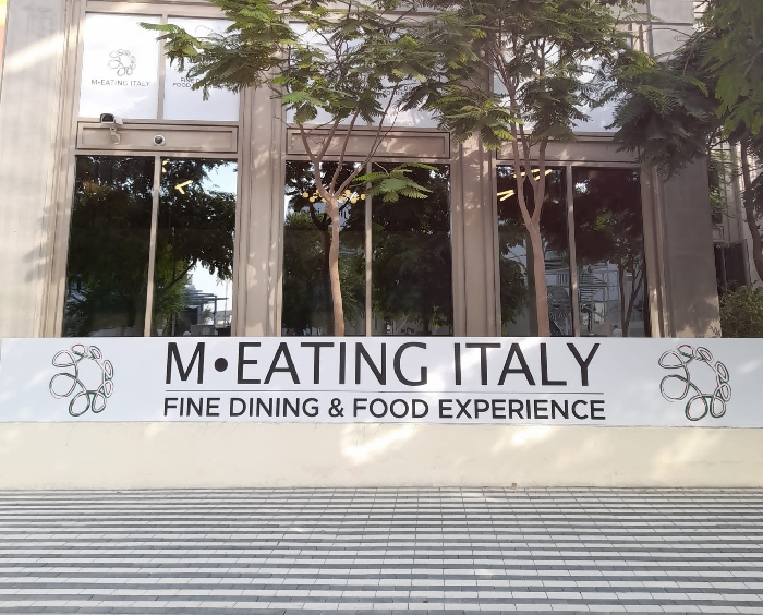 M-Eating Italy esterno