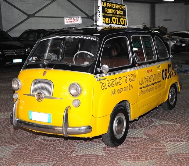Servizio Taxi per il Club Partenopeo che render pi sicuro e comodo il tragitto dei clubbers verso lo spazio di Bagnoli