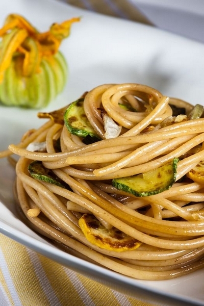 Spaghetti integrali con zucchine
