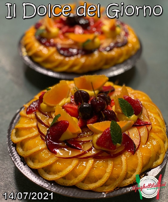 Sponge cake con crema chantilly e frutta di stagione del Pastry Chef Leo Pazzi della Pasticceria Estense di San Felice sul Panaro (MO)