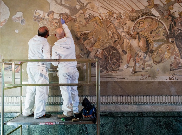 avvio del restauro del Mosaico di Alessandro al MANN
