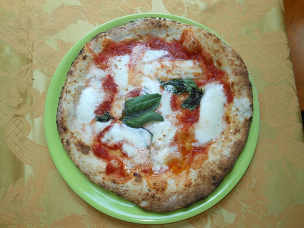 Pizzeria Innarone di Caserta - Pizza margherita