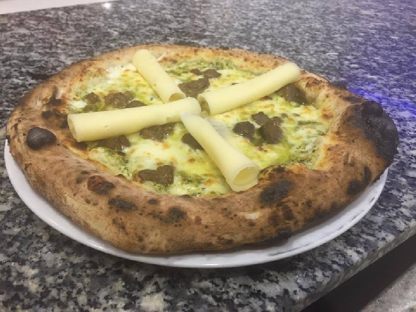 -Pizzeria La Vita  Bella