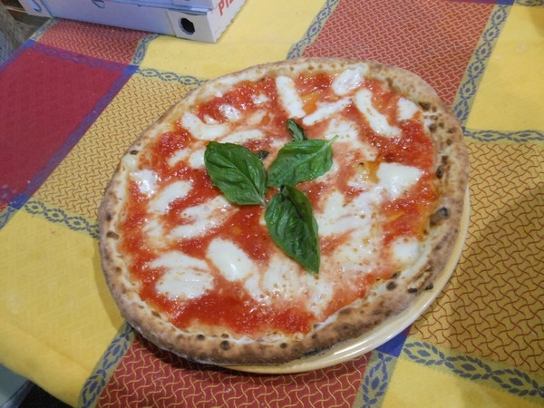 Ristorante Pizzeria del Pino di Cercola (NA) - Margherita con impasto per celiaci