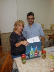08/10 - 8 Tappa di Pizzarelle a Go Go - Pizzeria Tutino - Napoli - Angela Viola consegna il premio al vincitore: Francesco Di Domenico
