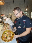 Pizzeria Ammaccamm di Pozzuoli (NA) - Salvatore Santucci presenta la Pizza gialla in crosta