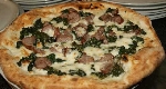 Pizza Salsiccia e Friarielli :Ingredienti:Friarielli, Fior di latte ,Salsiccie