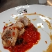 -Cosciotto di pollo ripieno, servito con salsa demi-glace e salsa alla puttanesca - -
