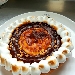 -Crostata al cioccolato e vaniglia con meringa dorata - -